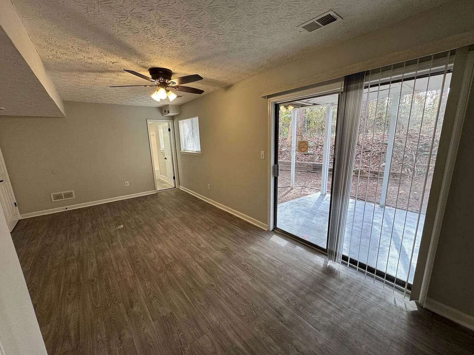 3921 Chimney Ridge Ct, Ellenwood, GA 30294