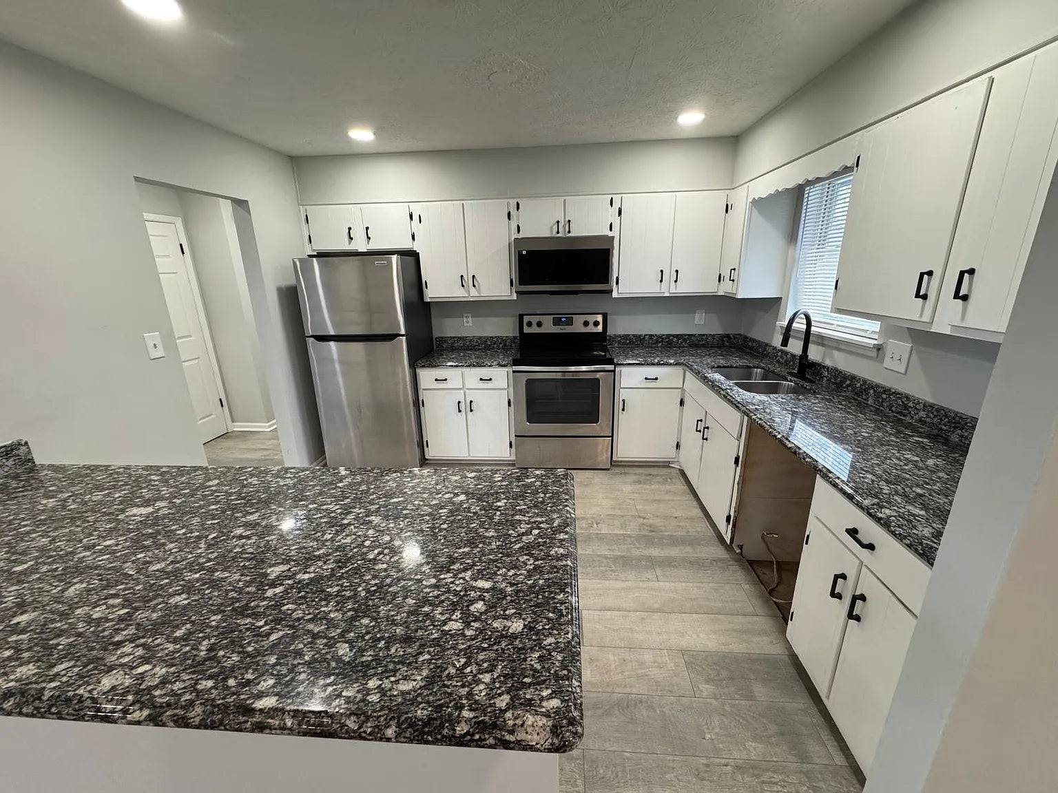 3921 Chimney Ridge Ct, Ellenwood, GA 30294